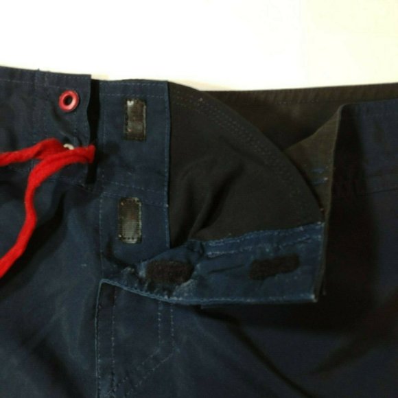 Quicksilver Navy Red Board Shorts Size 36 - Picture 7 of 11